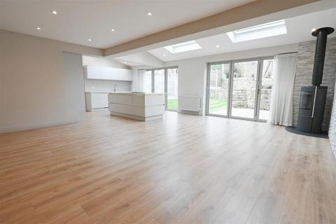 5 bedroom house for sale, Woodfield Drive, Greetland, Halifax
