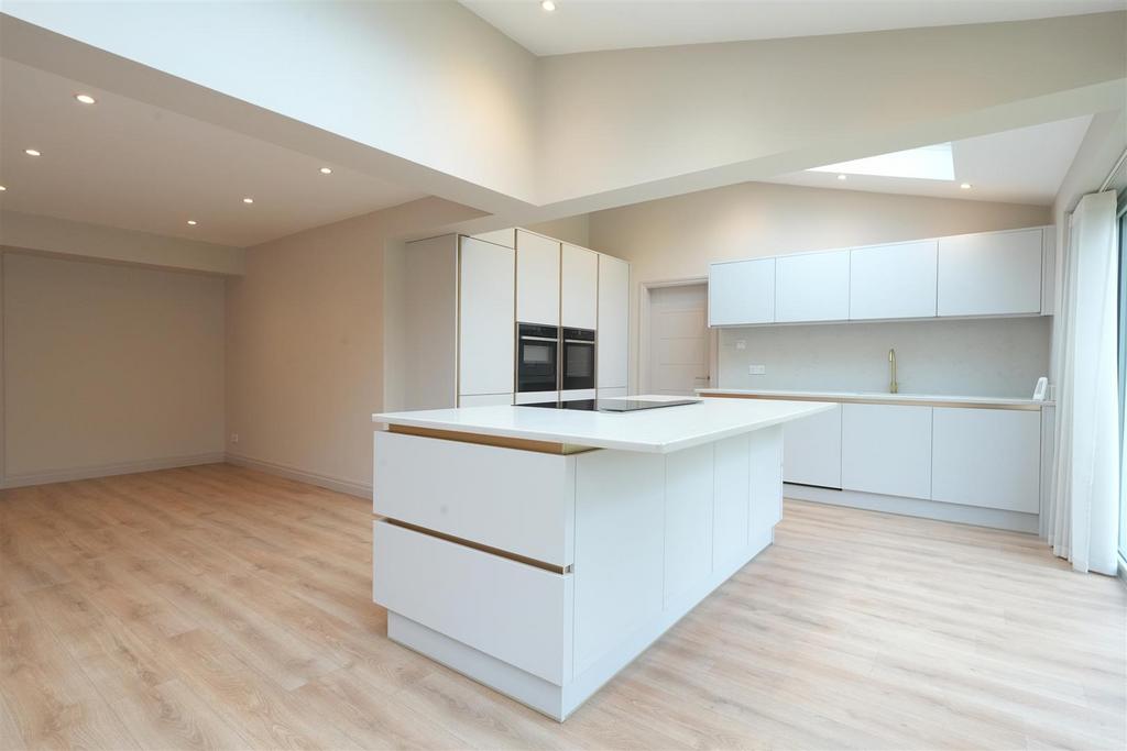 DSC00032 A.jpg