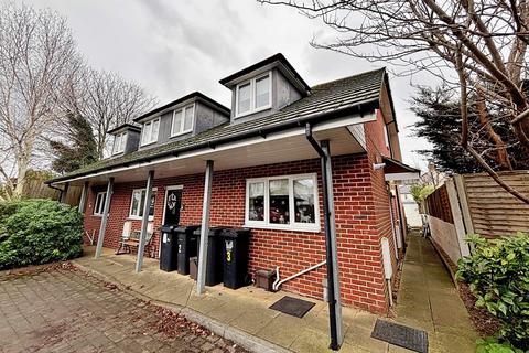 2 bedroom end of terrace house to rent, Bournemouth Centre
