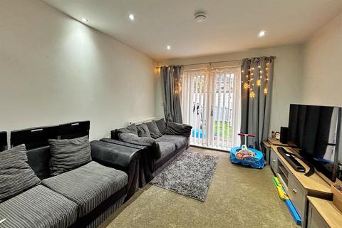 2 bedroom end of terrace house to rent, Bournemouth Centre