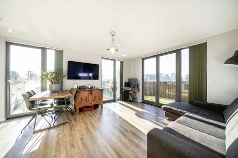 2 bedroom flat for sale, Robertson Road, London E16