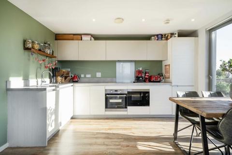 2 bedroom flat for sale, Robertson Road, London E16