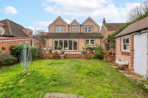 4 bedroom detached house for sale, London Road, Stevenage, Hertfordshire, SG1