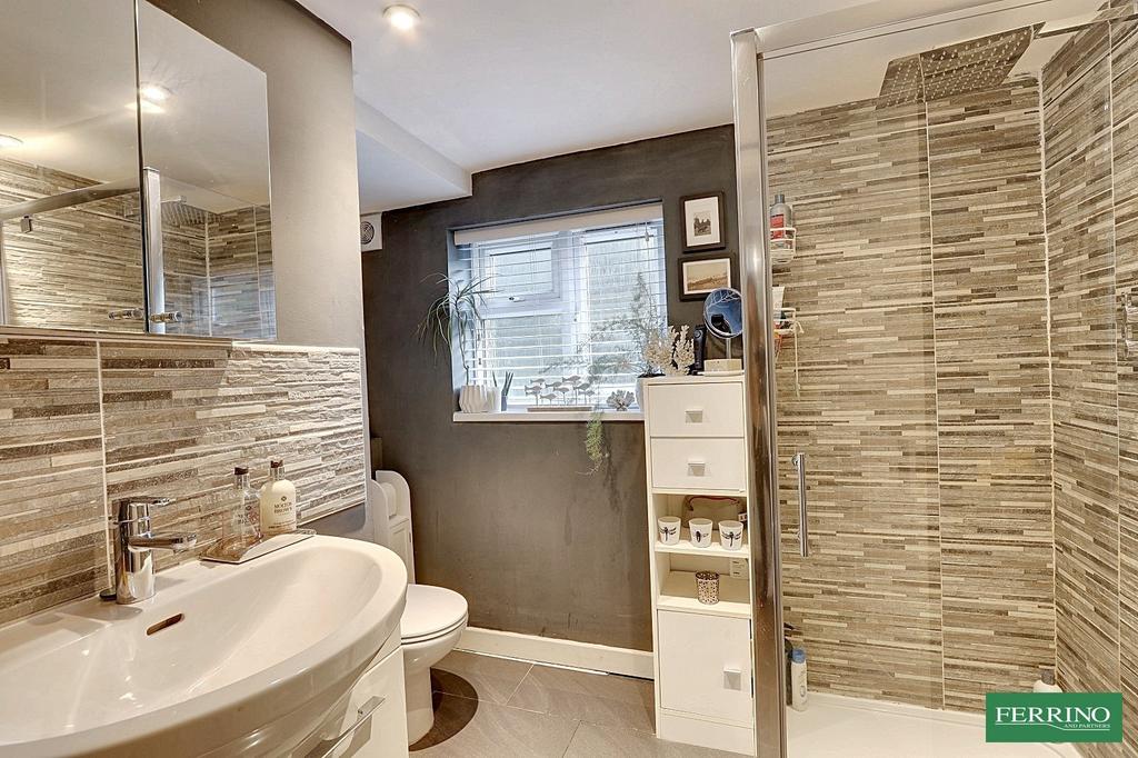 Bedroom 1 En-suite