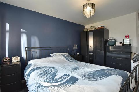 2 bedroom flat for sale, Chaplaincy Gardens, Hornchurch, Essex