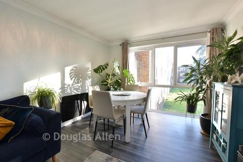 Chaplaincy Gardens, Hornchurch, Essex