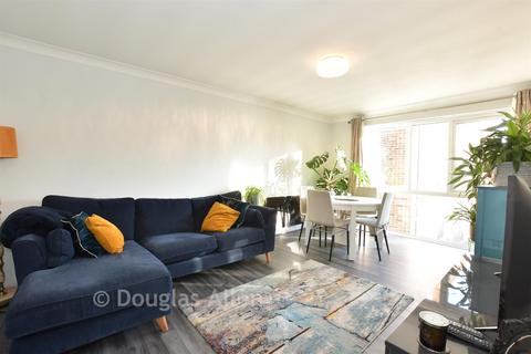 2 bedroom flat for sale, Chaplaincy Gardens, Hornchurch, Essex