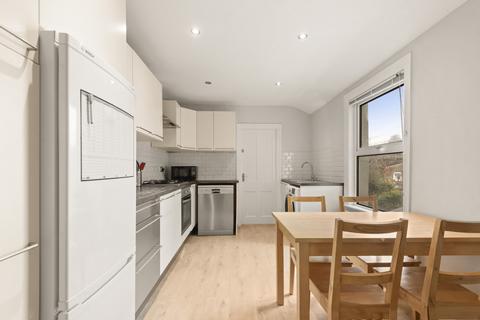 3 bedroom apartment for sale, Fircroft Road, SW17