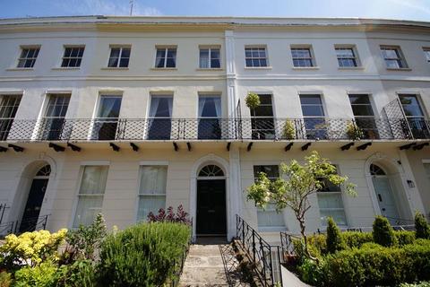 2 bedroom flat to rent, Montpellier GL50 1UL