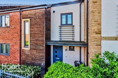 3 bedroom terraced house for sale, Hawksbill Way, Peterborough