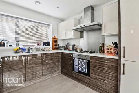 3 bedroom terraced house for sale, Hawksbill Way, Peterborough