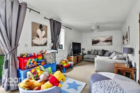 3 bedroom terraced house for sale, Hawksbill Way, Peterborough