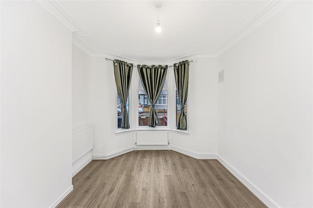 15 garner road e17-11.jpg
