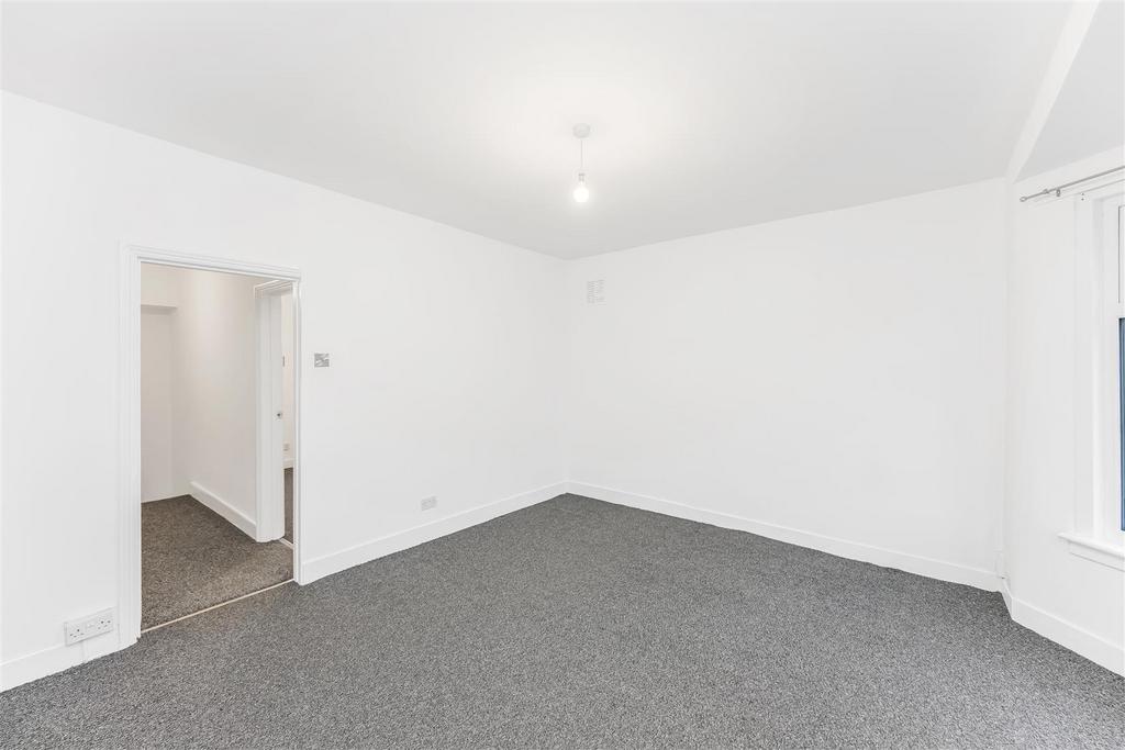 15 garner road e17-5.jpg