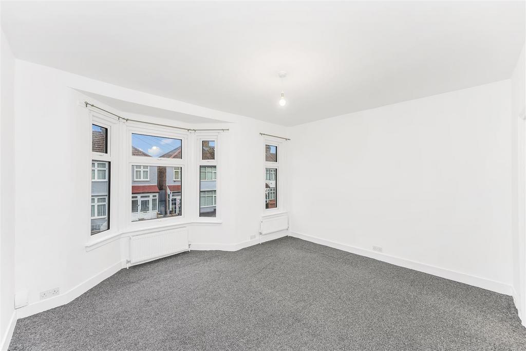 15 garner road e17-4.jpg