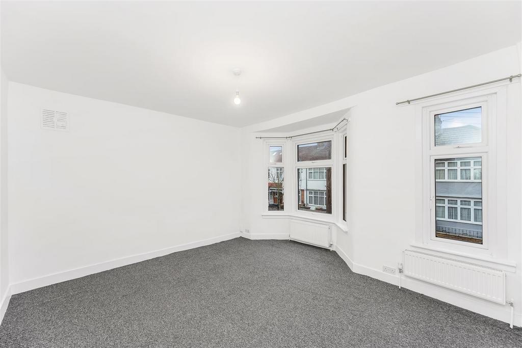 15 garner road e17-3.jpg
