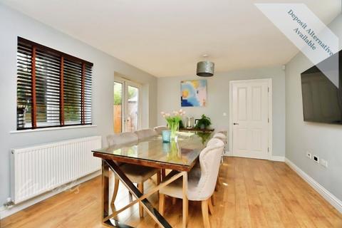 5 bedroom detached house to rent, Walderslade Road Chatham ME5