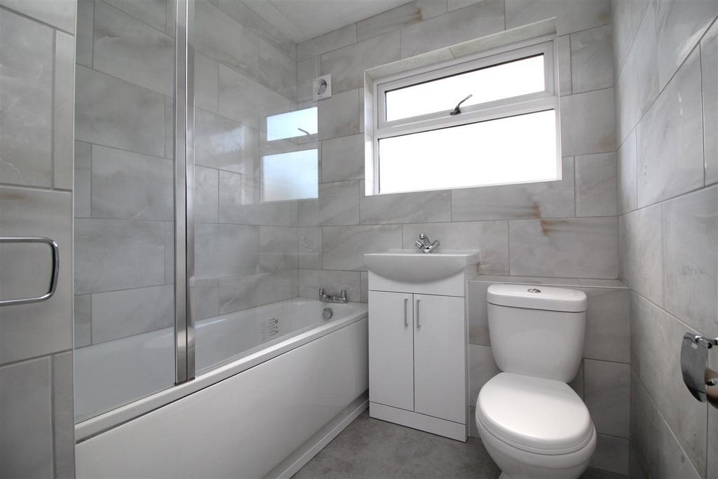 Bathroom.JPG
