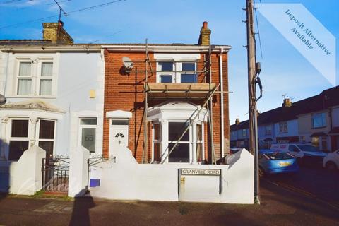 3 bedroom end of terrace house to rent, Granville Road Gillingham ME7