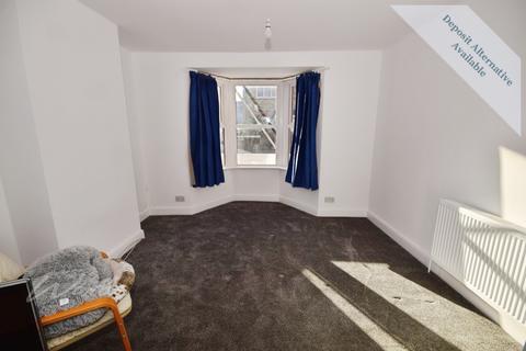 3 bedroom end of terrace house to rent, Granville Road Gillingham ME7