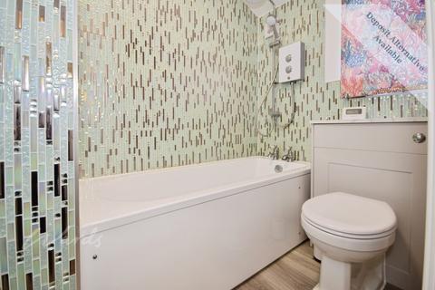 3 bedroom end of terrace house to rent, Granville Road Gillingham ME7