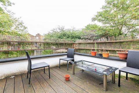 2 bedroom flat to rent, Loveridge Road, London NW6