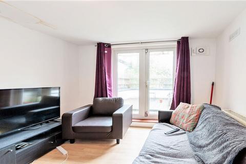 2 bedroom flat to rent, Loveridge Road, London NW6