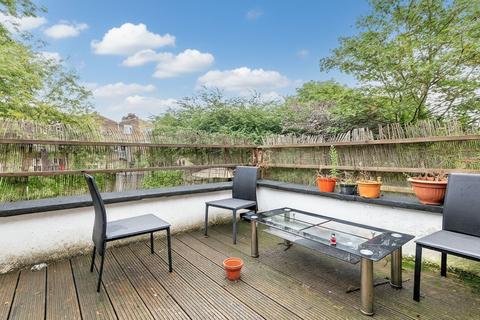 2 bedroom flat to rent, Loveridge Road, London NW6