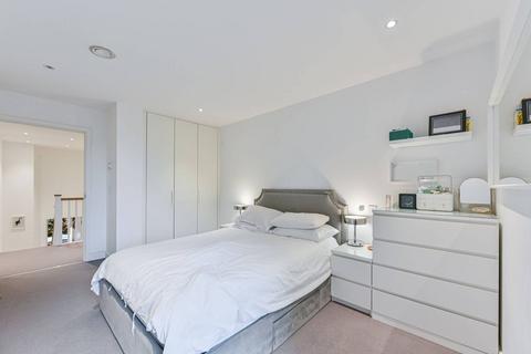 2 bedroom flat for sale, Balham High Road, Balham, London, SW17