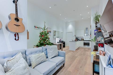 2 bedroom flat for sale, Balham High Road, Balham, London, SW17