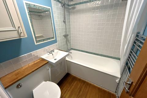 undefined, The Crescent, Ashford TW15