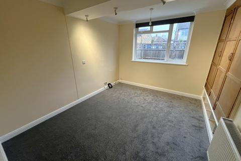 undefined, The Crescent, Ashford TW15