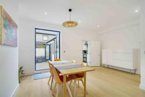 3 bedroom terraced house for sale, Colehill Lane, London