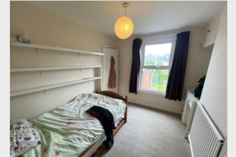 2 bedroom house to rent, Donnington Gardens, Berkshire RG1