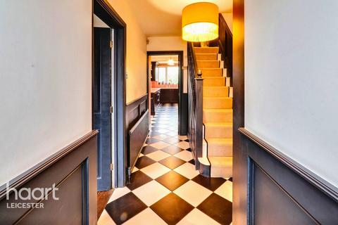 3 bedroom semi-detached house for sale, Barngate Close, Leicester