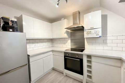 2 bedroom flat for sale, Oakdene, Gubbins Lane, Harold Wood, Romford