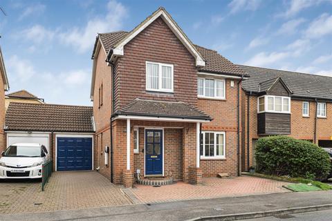 4 bedroom detached house for sale, Eltham Avenue, Cippenham