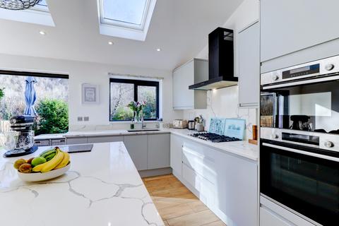 3 bedroom semi-detached house for sale, Woodland Close, Buckinghamshire HP12