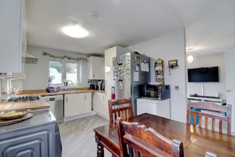 3 bedroom end of terrace house for sale, Kingswood Park, Buckinghamshire HP13