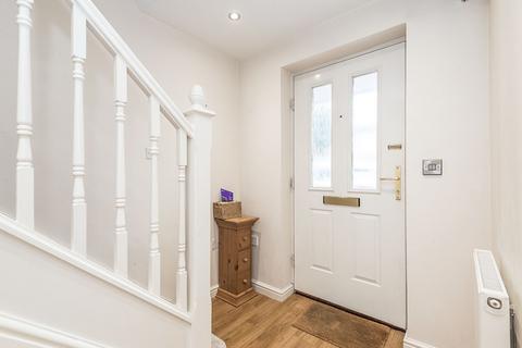 2 bedroom terraced house to rent, Castle Lodge Mews, Leeds LS26