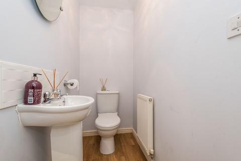 2 bedroom terraced house to rent, Castle Lodge Mews, Leeds LS26