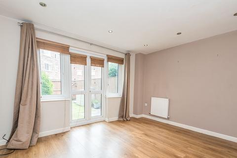 2 bedroom terraced house to rent, Castle Lodge Mews, Leeds LS26