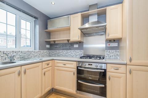 2 bedroom terraced house to rent, Castle Lodge Mews, Leeds LS26