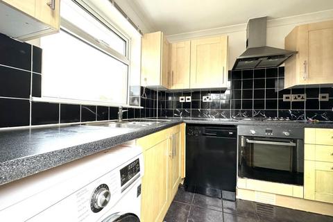 3 bedroom detached house to rent, Warwick Drive, Ramsgate, Kent, CT11