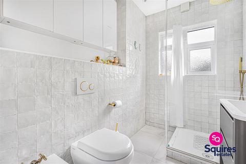 2 bedroom flat for sale, Abercorn Road, Mill Hill, London