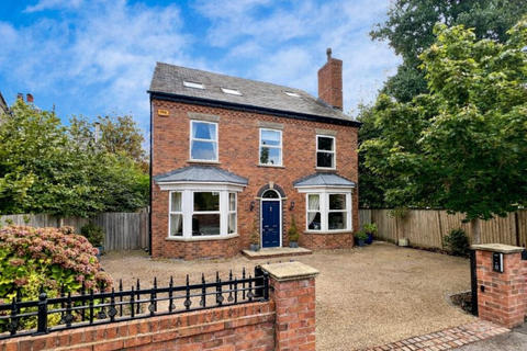 5 bedroom detached house to rent, Freshfield Road, Liverpool L37