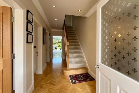 5 bedroom detached house to rent, Freshfield Road, Liverpool L37
