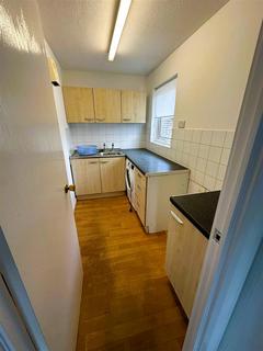 Studio to rent, Alfred Close, Calmore