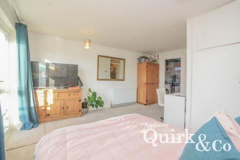 1 bedroom apartment for sale, Havengore, Basildon, SS13
