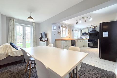 4 bedroom detached house for sale, Steatite Way, Stourport-On-Severn
